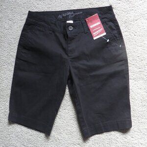 NWT Arizona jeans co womens bermuda shorts size 5/S black packets
